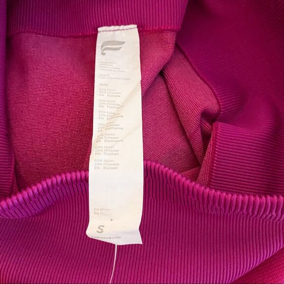 Fabletics Pink High-Waisted Seamless Colorblock Capri - Picture 4 of 6